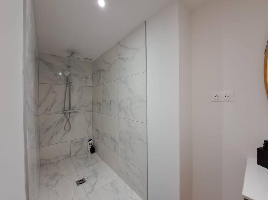 Mascate - Appartement Climatise En Hypercentre Reims Exteriör bild